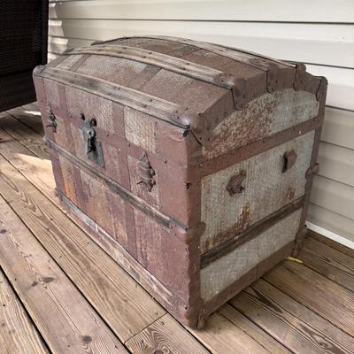 Rustic Camel Back Trunk