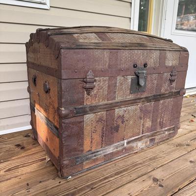 Rustic Camel Back Trunk