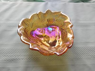 BEAUTIFUL CARNIVAL GLASS DISH