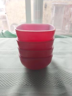 VINTAGE PYREX SERVING BOWL AND FOUR MATCHING RECTANGLER BOWLS