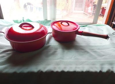 VINTAGE DESCOWARE POTS WITH LIDS