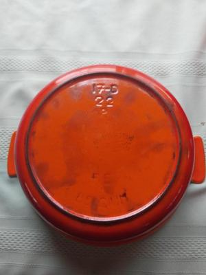 VINTAGE DESCOWARE POTS WITH LIDS
