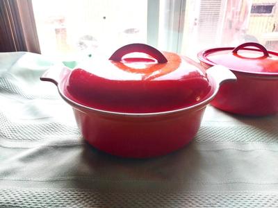 VINTAGE DESCOWARE POTS WITH LIDS