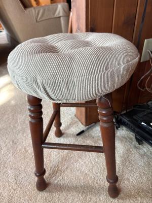 Sale Photo Thumbnail #114: 19”h with cushion