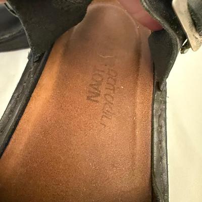 Merrell, Teva, Dansko & More Size 8/9 Ladies Shoes (P-HS)