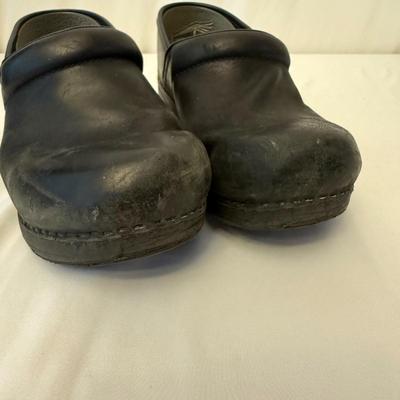 Merrell, Teva, Dansko & More Size 8/9 Ladies Shoes (P-HS)