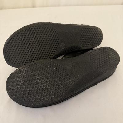 Merrell, Teva, Dansko & More Size 8/9 Ladies Shoes (P-HS)