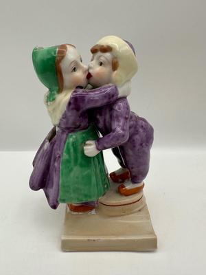 Vintage Goldcastle Japan Kissing Toothbrush Holder