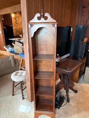 Sale Photo Thumbnail #165: Beautiful condition. Shelves are stationary.22x9.5x61.