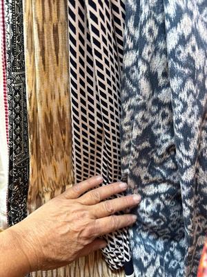 Sale Photo Thumbnail #418: Name, brand clothing, ranges from the size 2 to 8