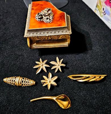 Sale Photo Thumbnail #10: Trifari, Napier, Sara Coventry Jewelry Lot