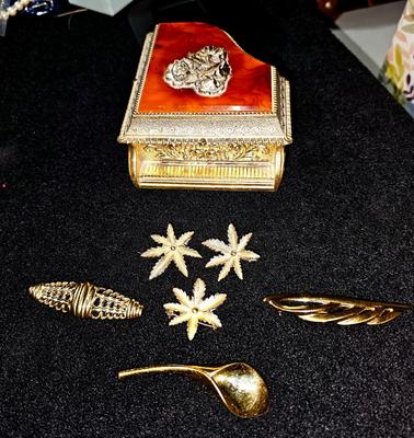 Sale Photo Thumbnail #9: Trifari, Napier, Sara Coventry Jewelry Lot