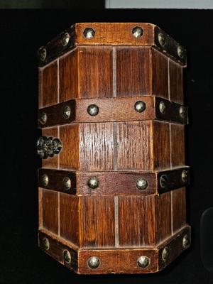 Sale Photo Thumbnail #38: Beautiful Vintage Wood Jewelry Box