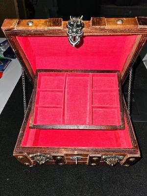 Sale Photo Thumbnail #37: Beautiful Vintage Wood Jewelry Box