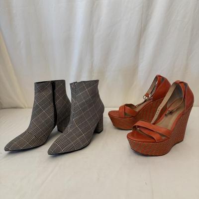 Pour La Victoire Bonita Wedge Sandals & Wild Diva Ankle Boots, Size 8.5 (P-HS)