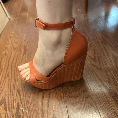 Pour La Victoire Bonita Wedge Sandals & Wild Diva Ankle Boots, Size 8.5 (P-HS)