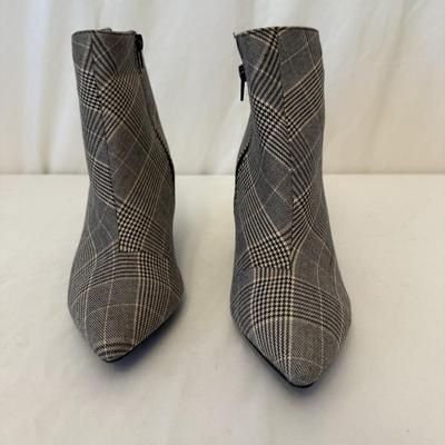 Pour La Victoire Bonita Wedge Sandals & Wild Diva Ankle Boots, Size 8.5 (P-HS)