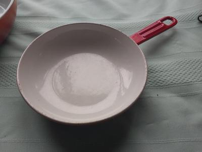 TWO VINTAGE DESCOWARE SKILLETS