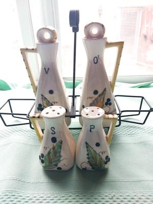 VINTAGE OIL&VINAGER/SALT&PEPPER IN HOLDER AND CERAMIC BUTTER HOLDER