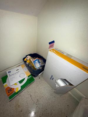 Sale Photo Thumbnail #13: SR15-miscellaneous lightbulbs and can liners