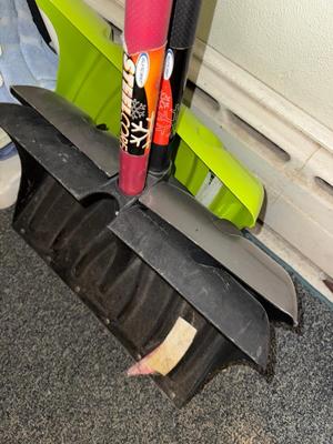 Sale Photo Thumbnail #24: SR11-Shovels