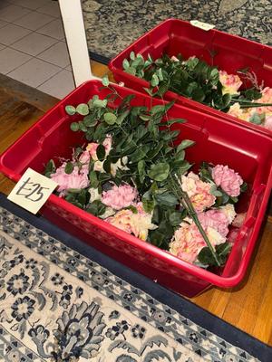 Sale Photo Thumbnail #83: E25-small floral arrangements/fake flowers