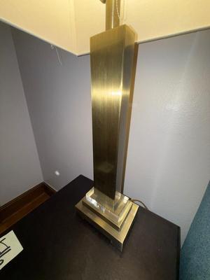 Sale Photo Thumbnail #129: E16-end table and table lamp
