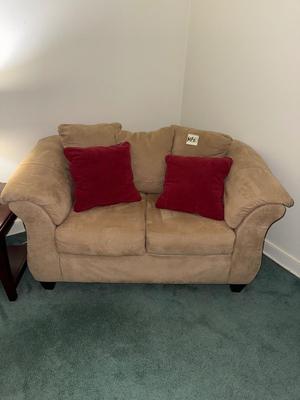 Sale Photo Thumbnail #164: MB10-loveseat and throw pillows