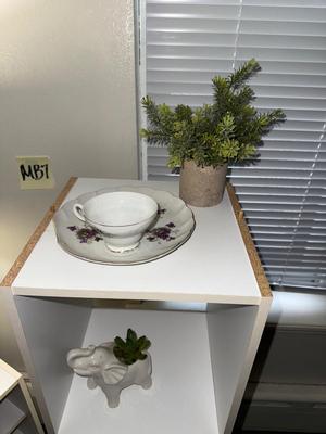Sale Photo Thumbnail #183: MB7-small white shelves, lamp, decor