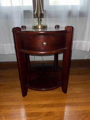 Sale Photo Thumbnail #210: P3-Beautiful end table and table lamp