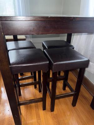 Sale Photo Thumbnail #225: P8-dining table with four stools

Does show normal wear