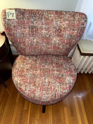 Sale Photo Thumbnail #226: P7-Accent Chair
This swivels!!