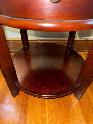 Sale Photo Thumbnail #234: P6-end table with table lamp and extras
