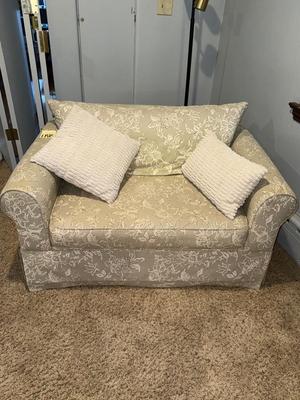 Sale Photo Thumbnail #257: LR18-oversized armchair