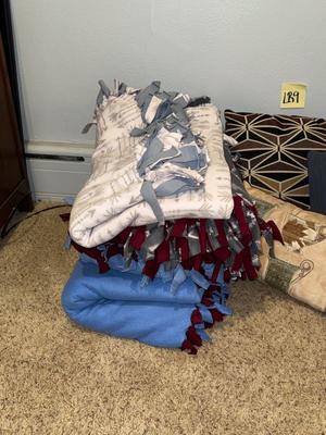 Sale Photo Thumbnail #300: LR9-blanket/throw lot