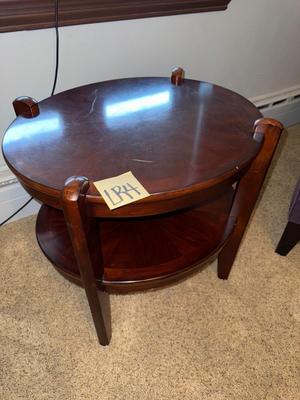 Sale Photo Thumbnail #315: LR4-End table

25 x 21 x 25