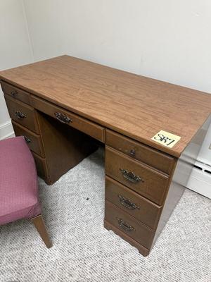Sale Photo Thumbnail #337: SR7-desk and chair