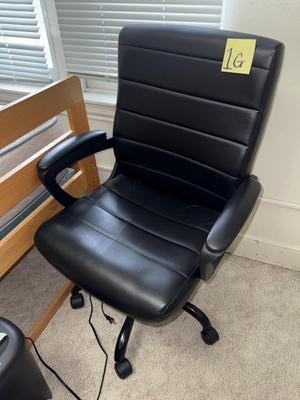 Sale Photo Thumbnail #360: 1G-Office chair