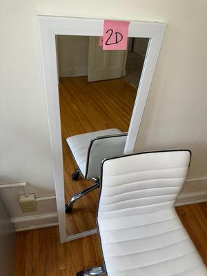 Sale Photo Thumbnail #417: 2D-Office chair and long mirror