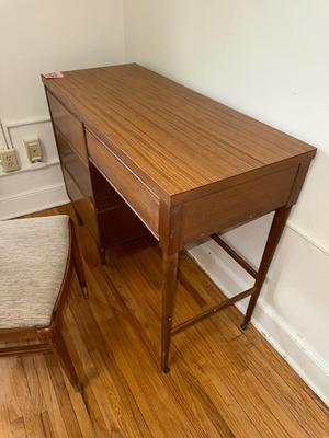 Sale Photo Thumbnail #438: 4B-desk with chair