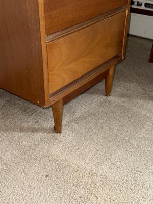 Sale Photo Thumbnail #530: 10B-  desk with chair

42” x 18” x 31”