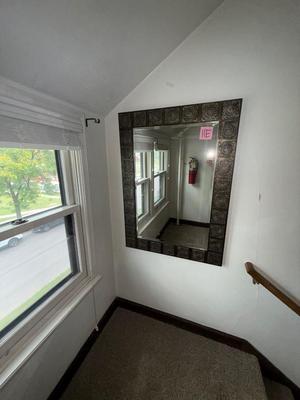 Sale Photo Thumbnail #537: 11E-large stairwell mirror

32” x 44”