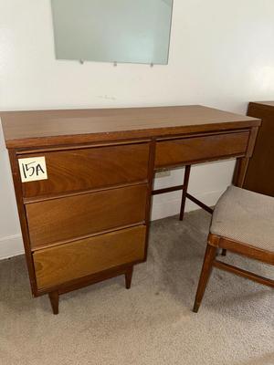 Sale Photo Thumbnail #604: 15A-desk with chair

42” x 18” x 31.5”
