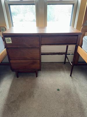 Sale Photo Thumbnail #611: 18D-Desk

42” x 18” x 31”