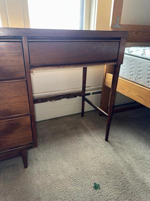 Sale Photo Thumbnail #613: 18D-Desk

42” x 18” x 31”