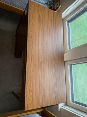 Sale Photo Thumbnail #614: 18D-Desk

42” x 18” x 31”