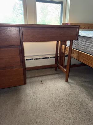 Sale Photo Thumbnail #632: 17D-Desk

46” x 19” x 30”