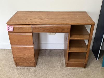 Sale Photo Thumbnail #676: 19A-Desk

42” x 20” x 29”
