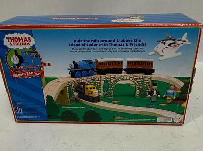 Thomas the Train Arched Viaduct NEW in box
