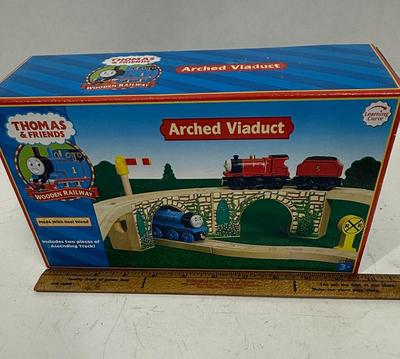 Thomas the Train Arched Viaduct NEW in box